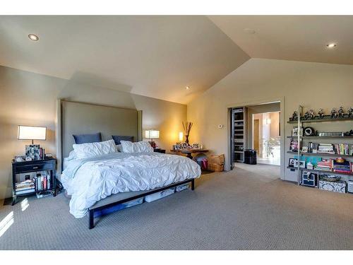 239 37 Avenue Sw, Calgary, AB - Indoor Photo Showing Bedroom