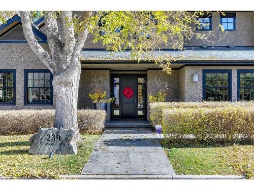 239 37 Avenue Sw, Calgary, AB - Outdoor With Facade