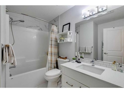 3208-3727 Sage Hill Drive Nw, Calgary, AB - Indoor Photo Showing Bathroom