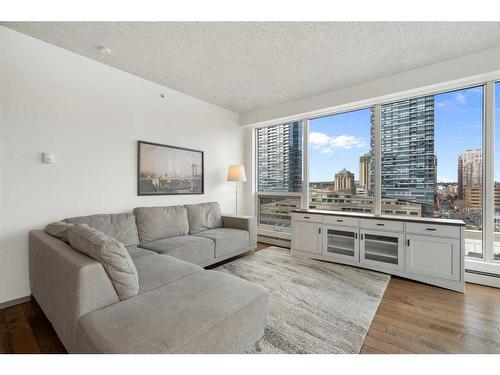 802-1053 10 Street Sw, Calgary, AB - Indoor Photo Showing Living Room