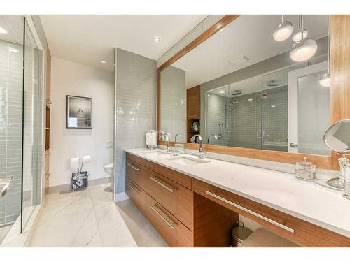 176 Cove Crescent, Chestermere, AB - Indoor Photo Showing Bathroom