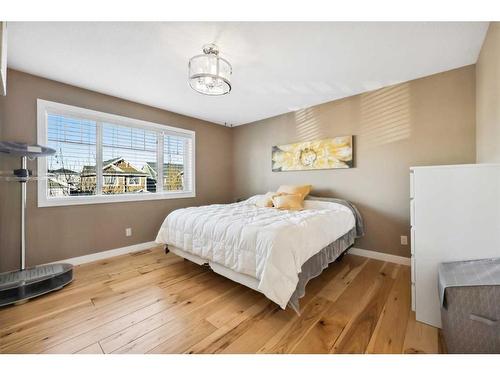 346 Fireside Place, Cochrane, AB - Indoor Photo Showing Bedroom