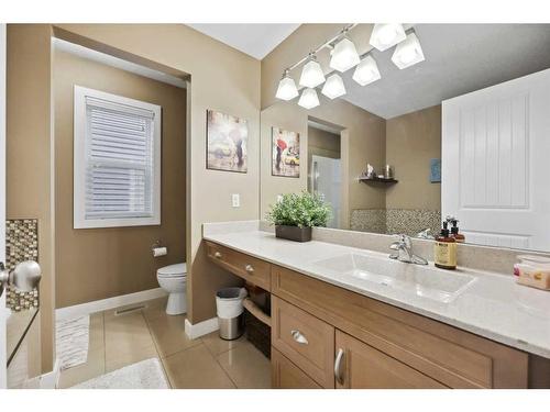 346 Fireside Place, Cochrane, AB - Indoor Photo Showing Bathroom