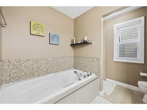 346 Fireside Place, Cochrane, AB - Indoor Photo Showing Bathroom