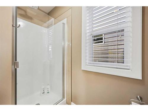 346 Fireside Place, Cochrane, AB - Indoor Photo Showing Bathroom