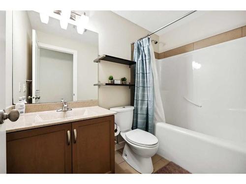 346 Fireside Place, Cochrane, AB - Indoor Photo Showing Bathroom