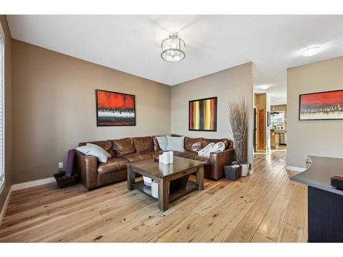 346 Fireside Place, Cochrane, AB - Indoor Photo Showing Living Room