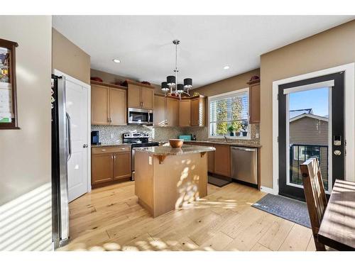 346 Fireside Place, Cochrane, AB - Indoor Photo Showing Kitchen