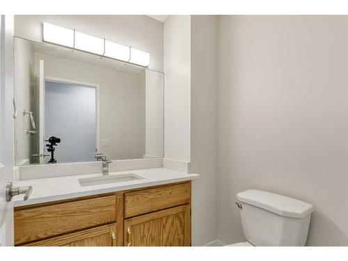 215 Hawkstone Close Nw, Calgary, AB - Indoor Photo Showing Bathroom