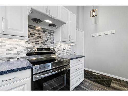 100 Ranch Estates Drive Nw, Calgary, AB - Indoor Photo Showing Kitchen