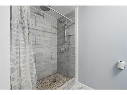 100 Ranch Estates Drive Nw, Calgary, AB - Indoor Photo Showing Bathroom