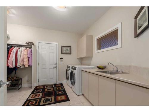 331 Diamond Willow Point, Rural Rocky View County, AB - Indoor Photo Showing Laundry Room