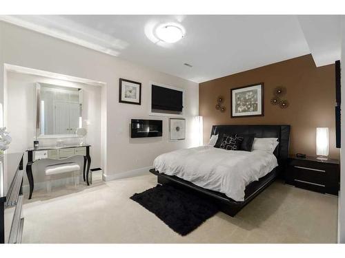 331 Diamond Willow Point, Rural Rocky View County, AB - Indoor Photo Showing Bedroom