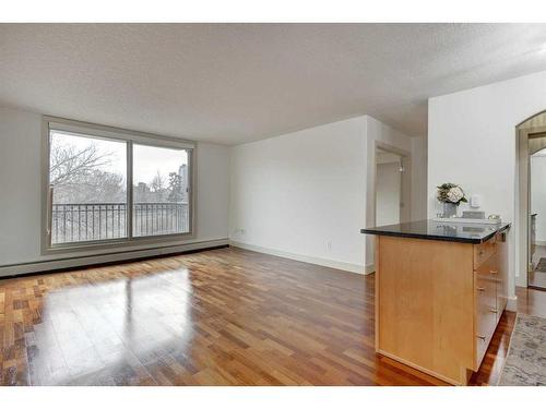 303-1420 Memorial Drive Nw, Calgary, AB - Indoor