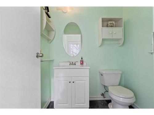 12 Falconer Terrace Ne, Calgary, AB - Indoor Photo Showing Bathroom