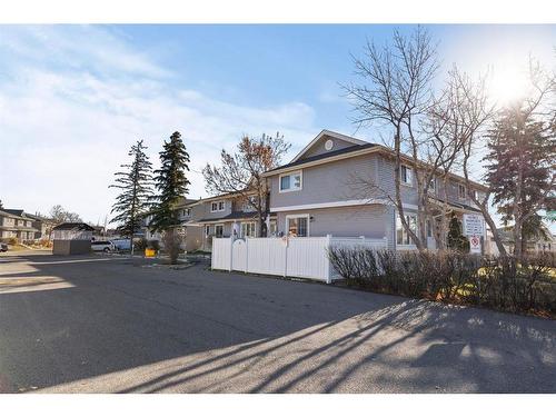 12 Falconer Terrace Ne, Calgary, AB - Outdoor