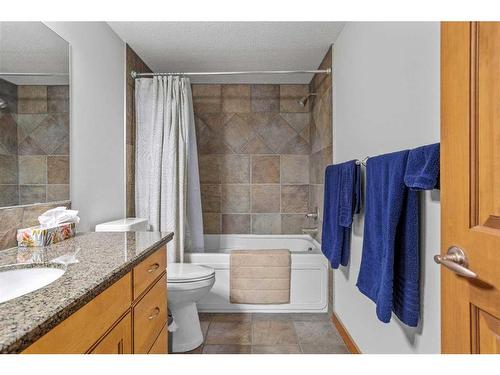 202-150 Crossbow Place, Canmore, AB - Indoor Photo Showing Bathroom