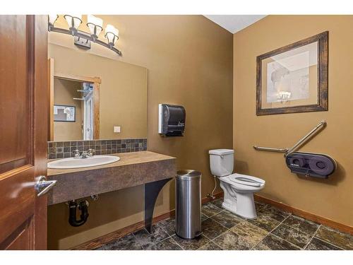 202-150 Crossbow Place, Canmore, AB - Indoor Photo Showing Bathroom