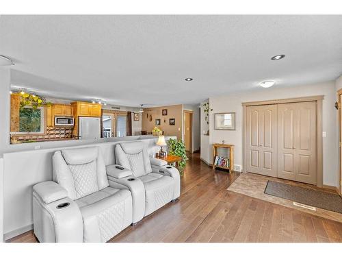 5309 Silverthorn Road, Olds, AB - Indoor Photo Showing Living Room