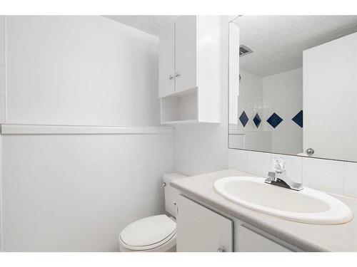 7-4312 75 Street Nw, Calgary, AB - Indoor Photo Showing Bathroom