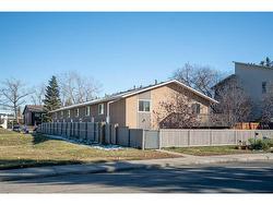 7-4312 75 Street NW Calgary, AB T3B 2M8