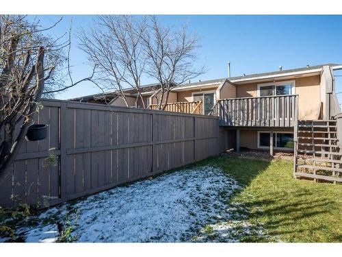 7-4312 75 Street Nw, Calgary, AB - Outdoor