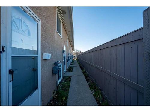 7-4312 75 Street Nw, Calgary, AB - Outdoor With Exterior