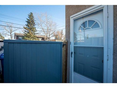 7-4312 75 Street Nw, Calgary, AB - Outdoor