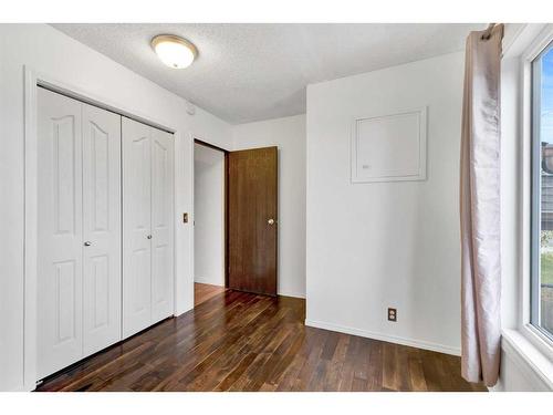 120 Big Springs Hill Se, Airdrie, AB - Indoor Photo Showing Other Room