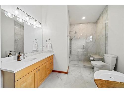 173 Wapiti Close, Canmore, AB - Indoor Photo Showing Bathroom