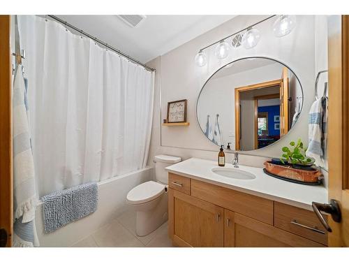 173 Wapiti Close, Canmore, AB - Indoor Photo Showing Bathroom