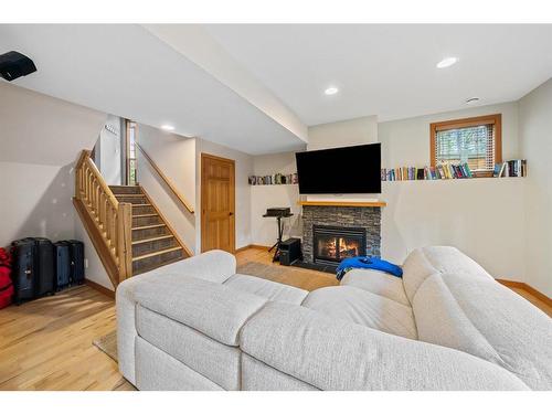 173 Wapiti Close, Canmore, AB - Indoor With Fireplace