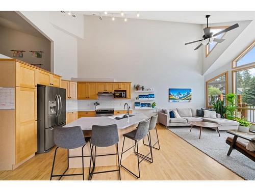 173 Wapiti Close, Canmore, AB - Indoor Photo Showing Kitchen