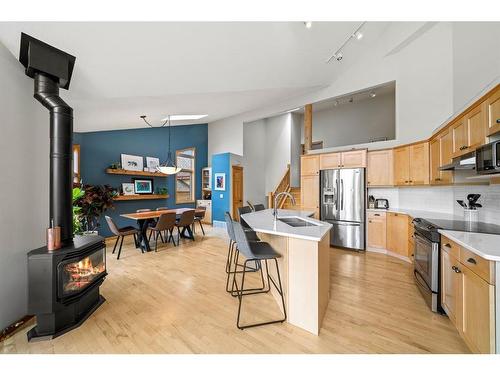 173 Wapiti Close, Canmore, AB - Indoor Photo Showing Kitchen