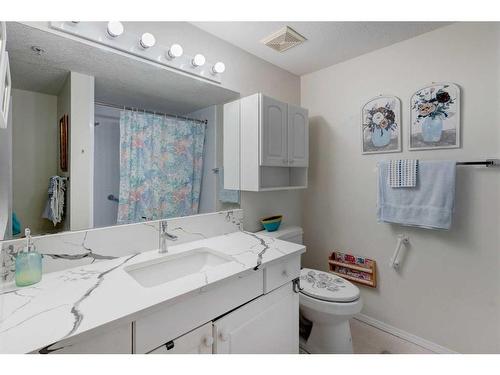 327-728 Country Hills Road Nw, Calgary, AB - Indoor Photo Showing Bathroom