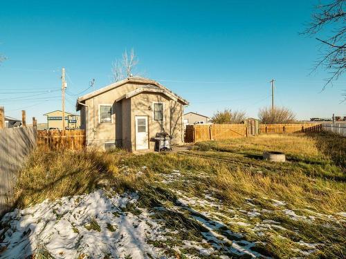 141 Crescent Avenue, Picture Butte, AB - Outdoor