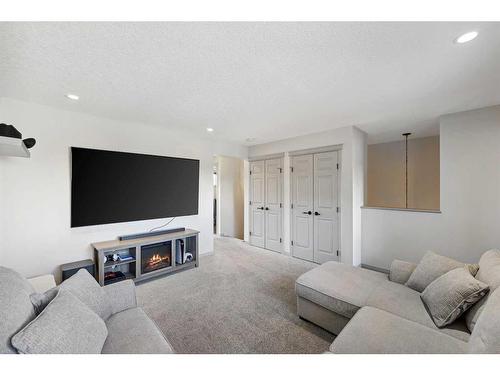 241 Mahogany Parade Se, Calgary, AB - Indoor Photo Showing Living Room