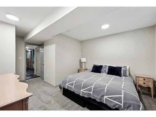 241 Mahogany Parade Se, Calgary, AB - Indoor Photo Showing Bedroom