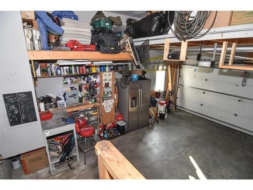 431 Hillcrest Circle Sw, Airdrie, AB - Indoor Photo Showing Garage