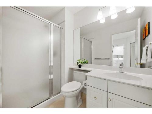 322-2144 Paliswood Road Sw, Calgary, AB - Indoor Photo Showing Bathroom