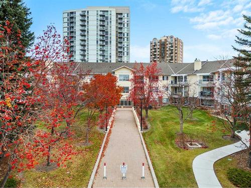 322-2144 Paliswood Road Sw, Calgary, AB - Outdoor With Facade