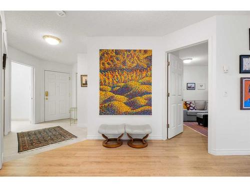 322-2144 Paliswood Road Sw, Calgary, AB - Indoor Photo Showing Other Room