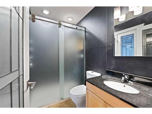 360 Templeside Circle Ne, Calgary, AB - Indoor Photo Showing Bathroom