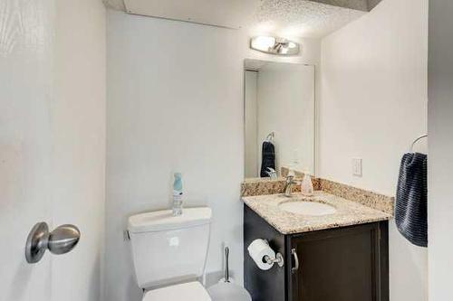 93-200 Shawnessy Drive Sw, Calgary, AB - Indoor Photo Showing Bathroom