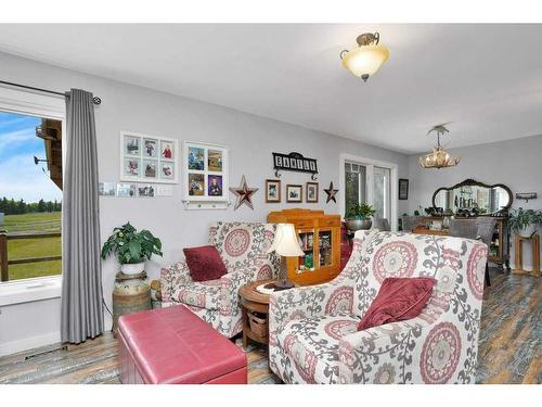 30123 Range Road 22, Rural Mountain View County, AB - Indoor Photo Showing Living Room