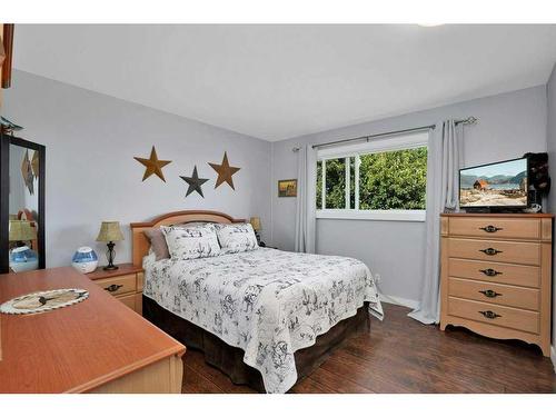 30123 Range Road 22, Rural Mountain View County, AB - Indoor Photo Showing Bedroom