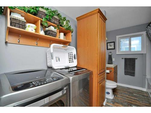 30123 Range Road 22, Rural Mountain View County, AB - Indoor Photo Showing Laundry Room