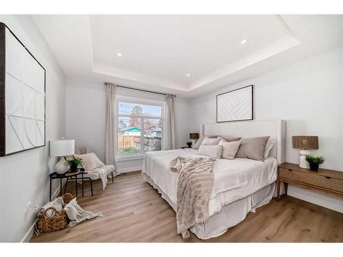 38 Armstrong Crescent Se, Calgary, AB - Indoor Photo Showing Bedroom