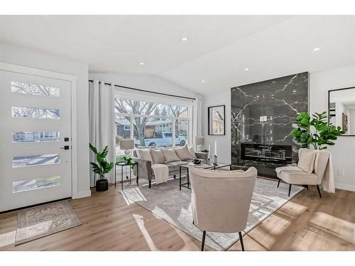 38 Armstrong Crescent Se, Calgary, AB - Indoor Photo Showing Living Room