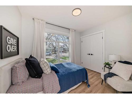 38 Armstrong Crescent Se, Calgary, AB - Indoor Photo Showing Bedroom